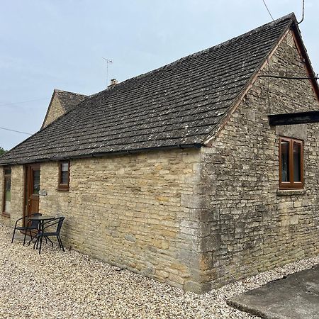 Tupenny Cottage, Old Mill Farm, Cotswold Water Park Сайренстер Экстерьер фото